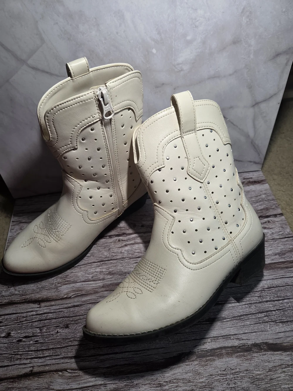 art class Cream Perforated Western Kids Boots